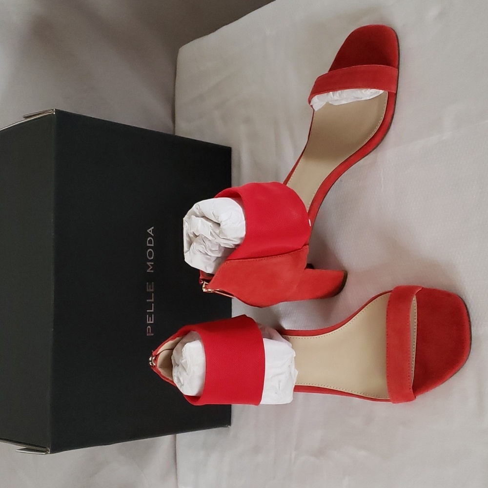 NEW Pelle Moda Mint Sandals